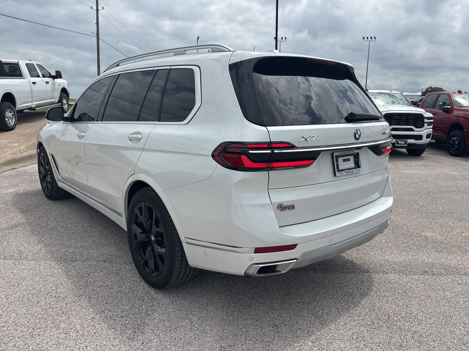 Used 2026 BMW X7 xDrive40i w/ Premium Package AWD/4WD image 4