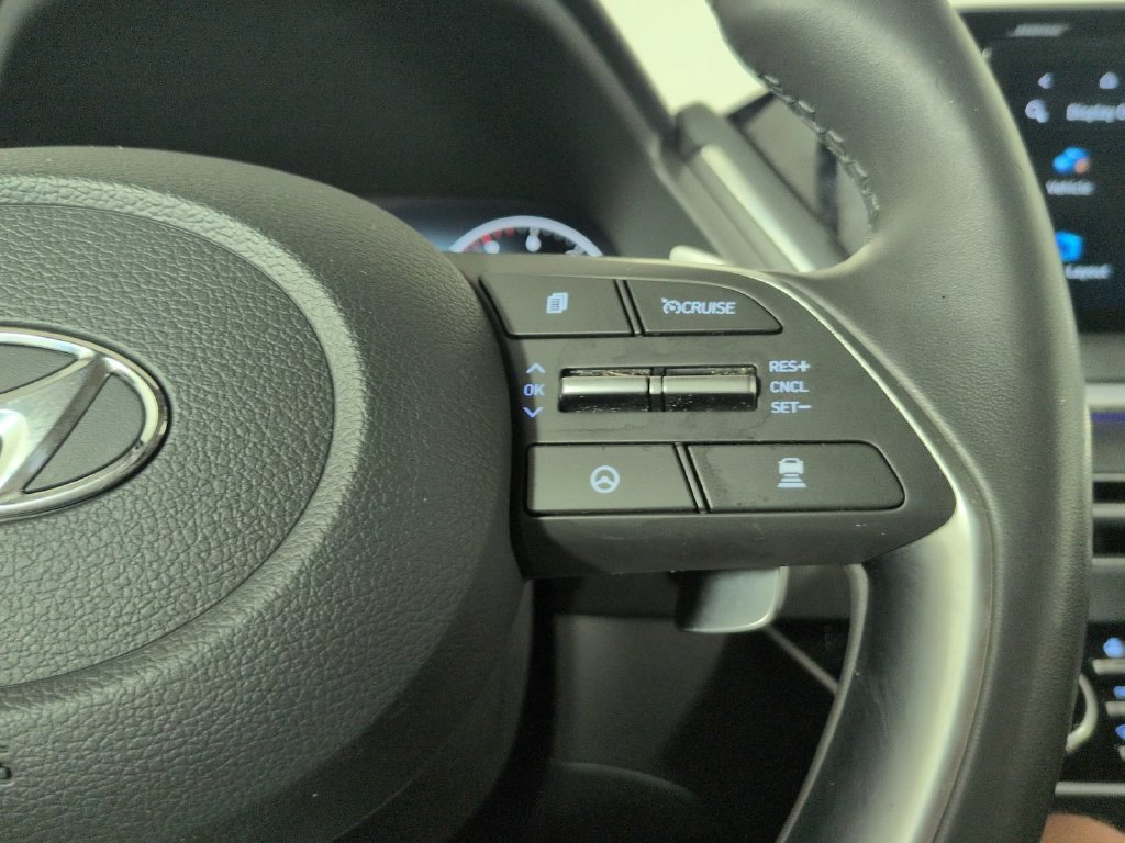Used 2023 Hyundai Sonata Limited w/ Preferred Accessory Package FWD image 41