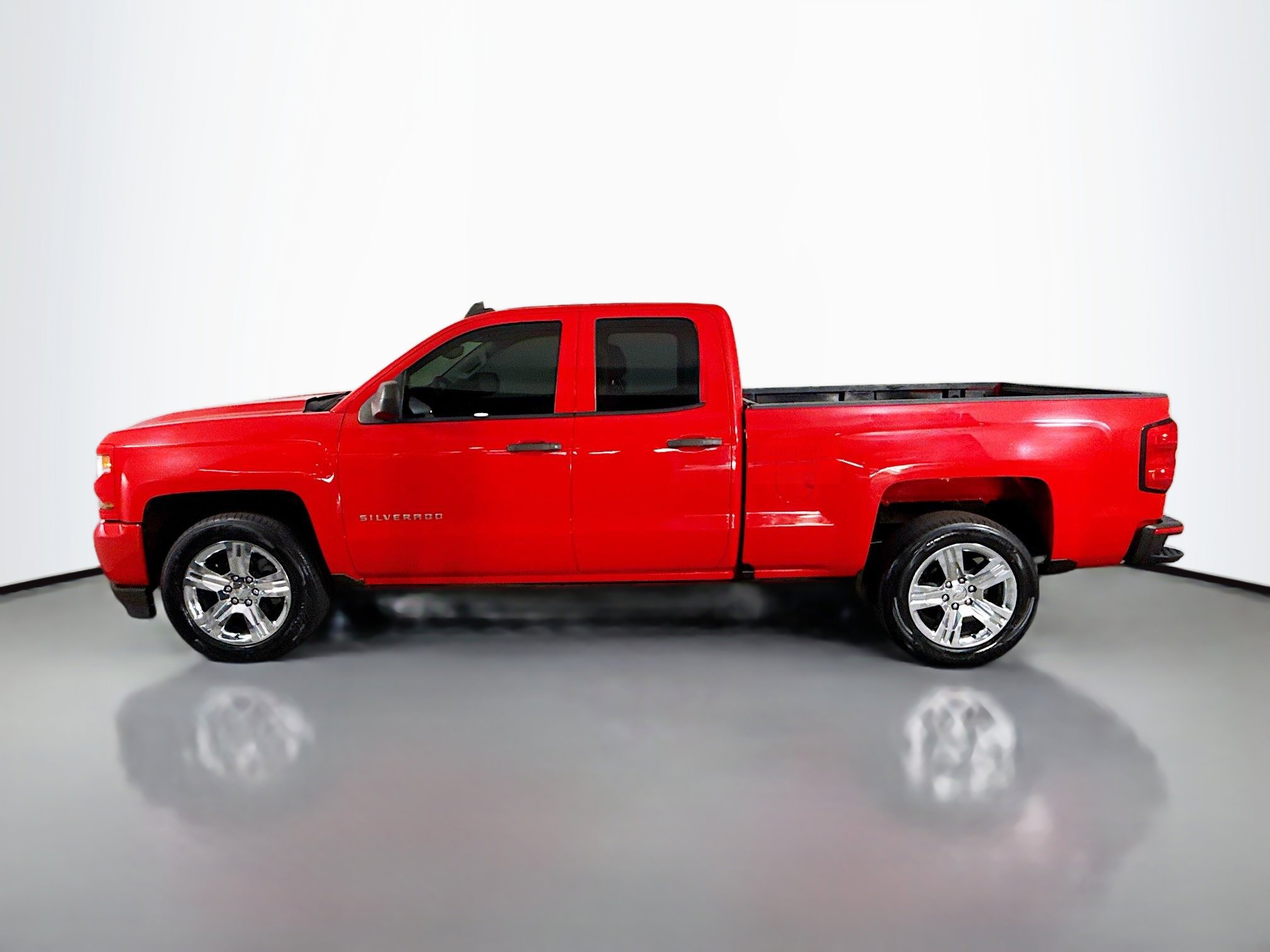 Used 2018 Chevrolet Silverado 1500 Custom w/ Custom Value Package image 6