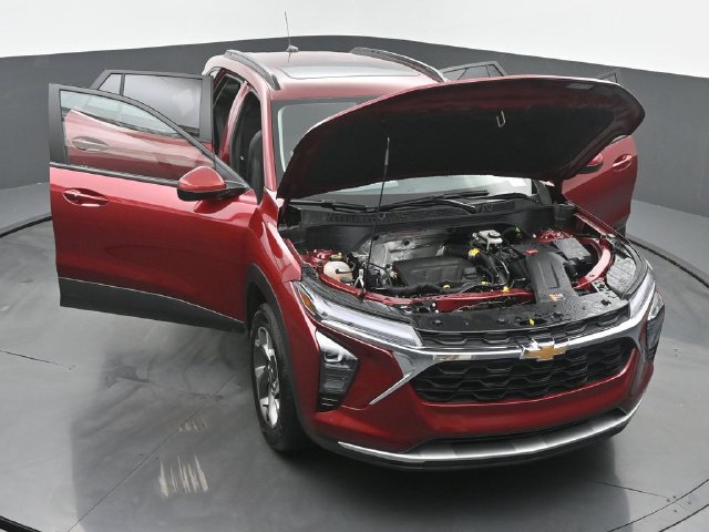 Used 2024 Chevrolet Trax LT w/ Sunroof Package FWD image 60