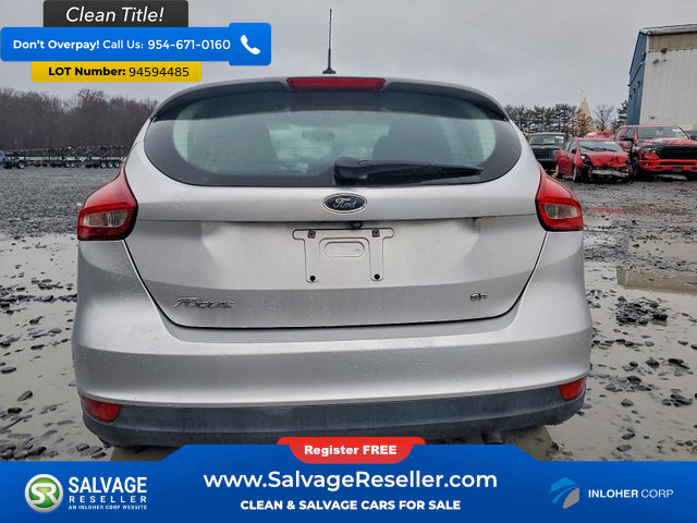 Used 2017 Ford Focus SE image 8