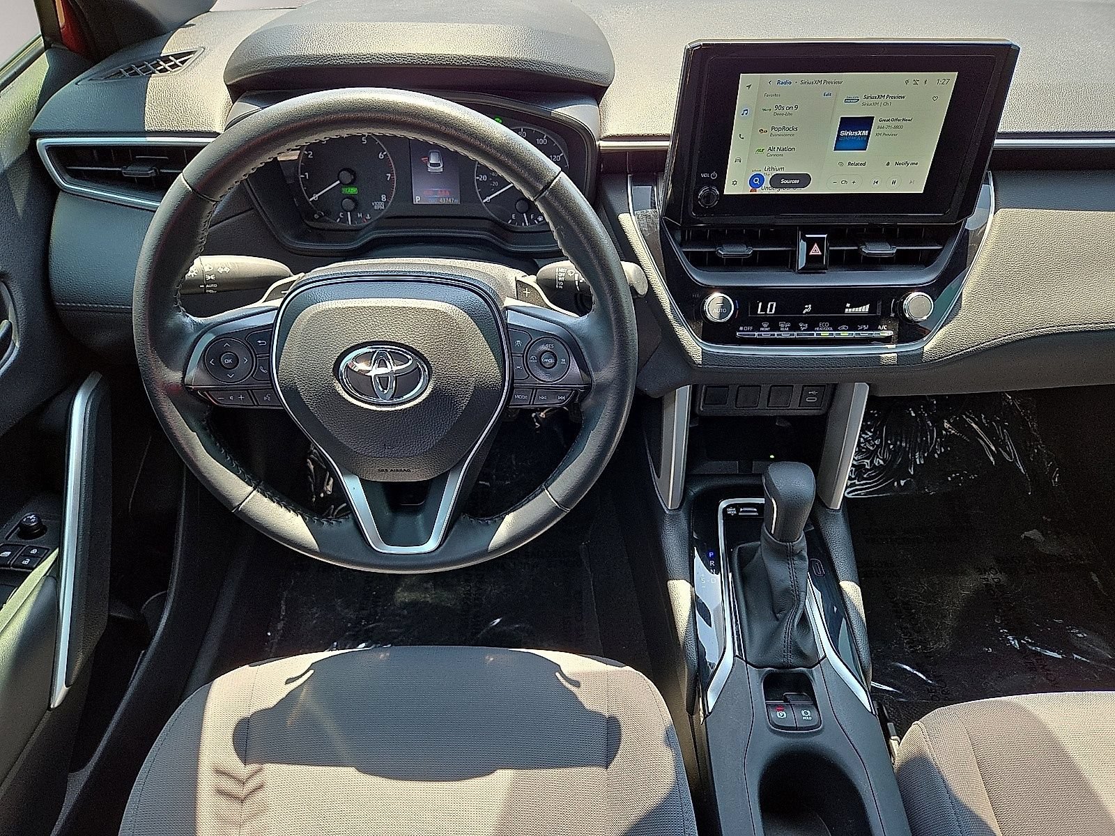 Used 2024 Toyota Corolla Cross AWD Hybrid image 17