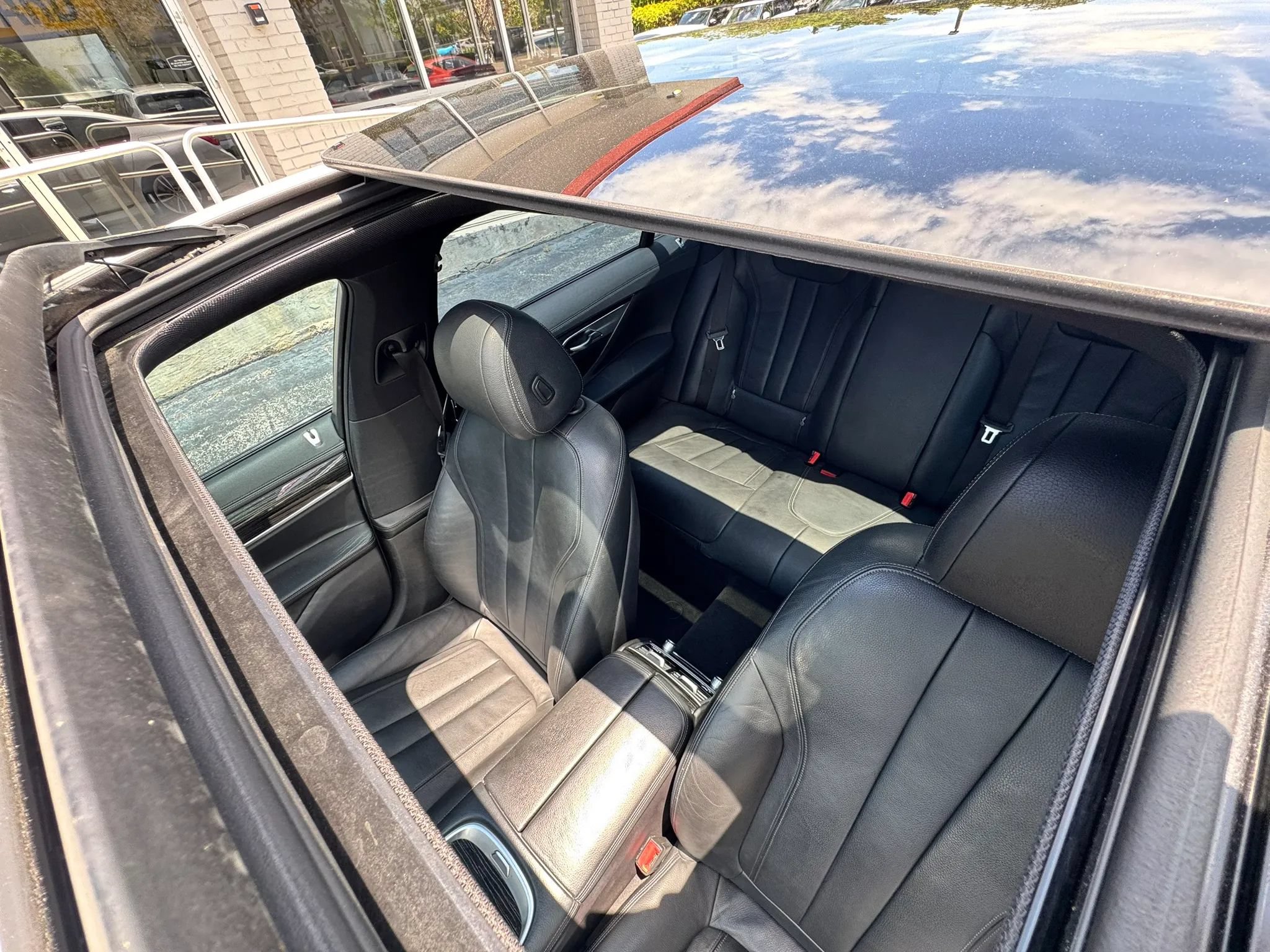 Used 2019 BMW 740i w/ M Sport Package RWD image 26