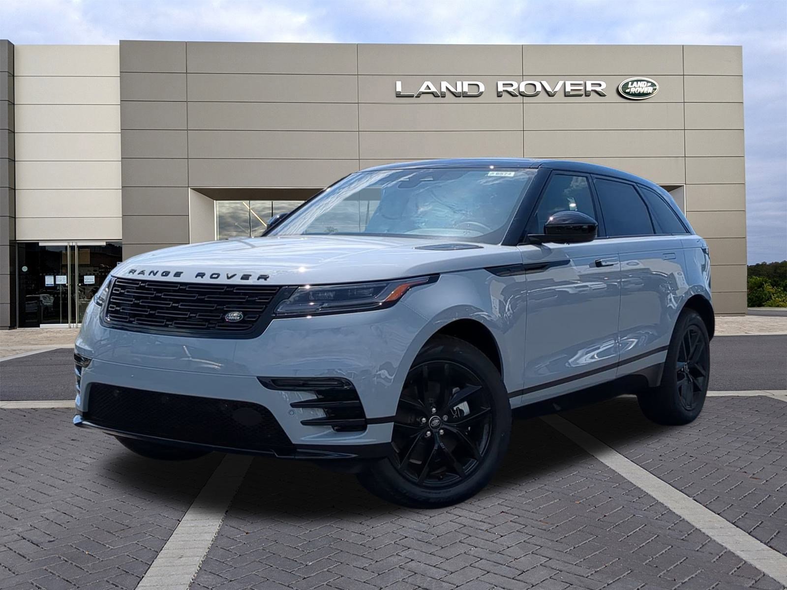 New 2025 Land Rover Range Rover Velar Dynamic SE