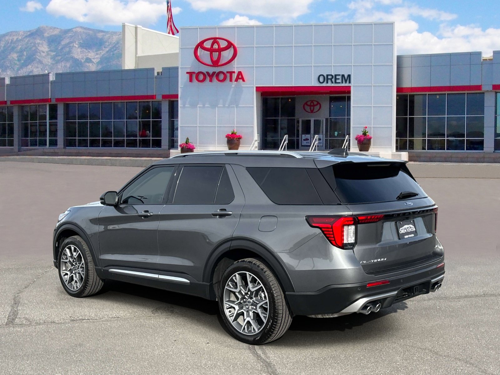 Used 2025 Ford Explorer Platinum w/ Ultimate Package AWD/4WD image 5