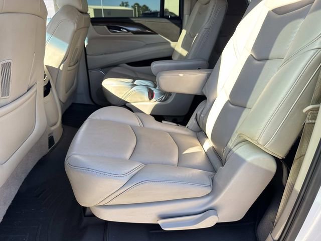 Used 2018 Cadillac Escalade ESV Premium Luxury image 16