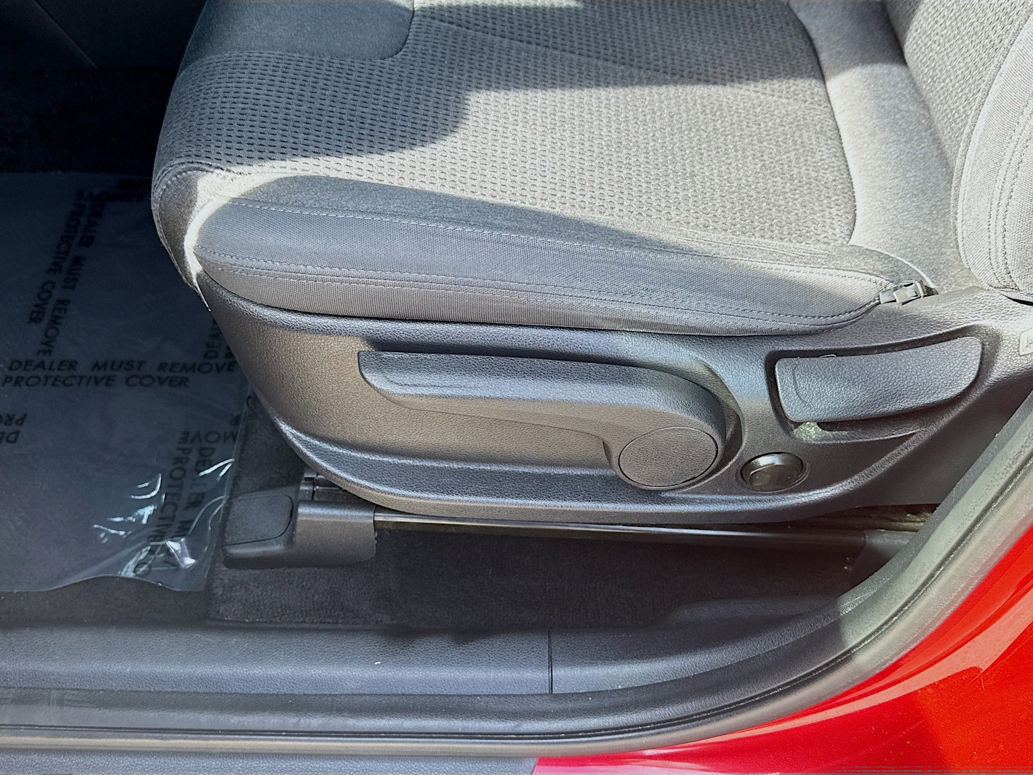 Used 2020 Hyundai Santa Fe SE w/ Cargo Package image 15