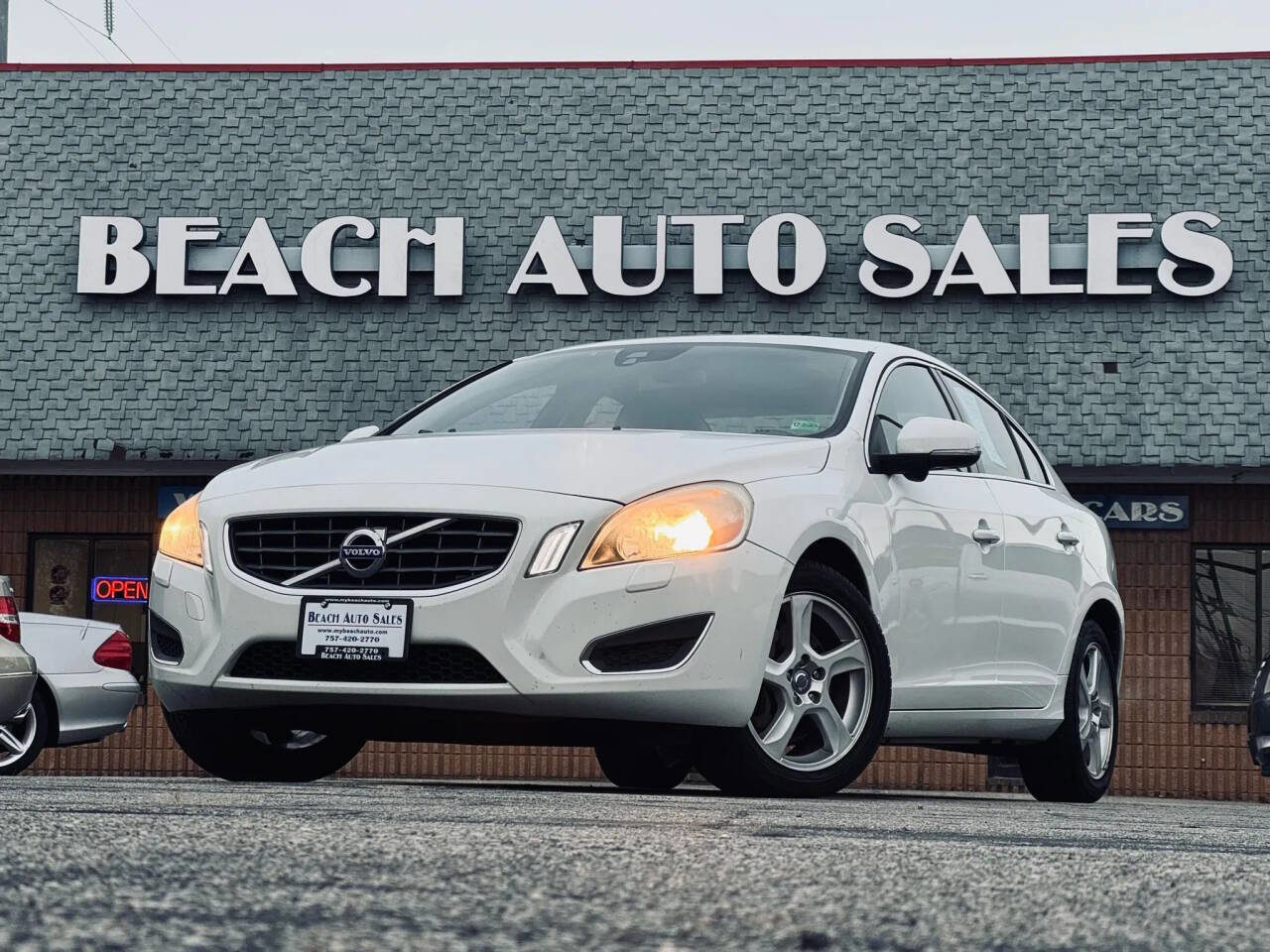 Used 2012 Volvo S60 T5 w/ Multimedia Pkg