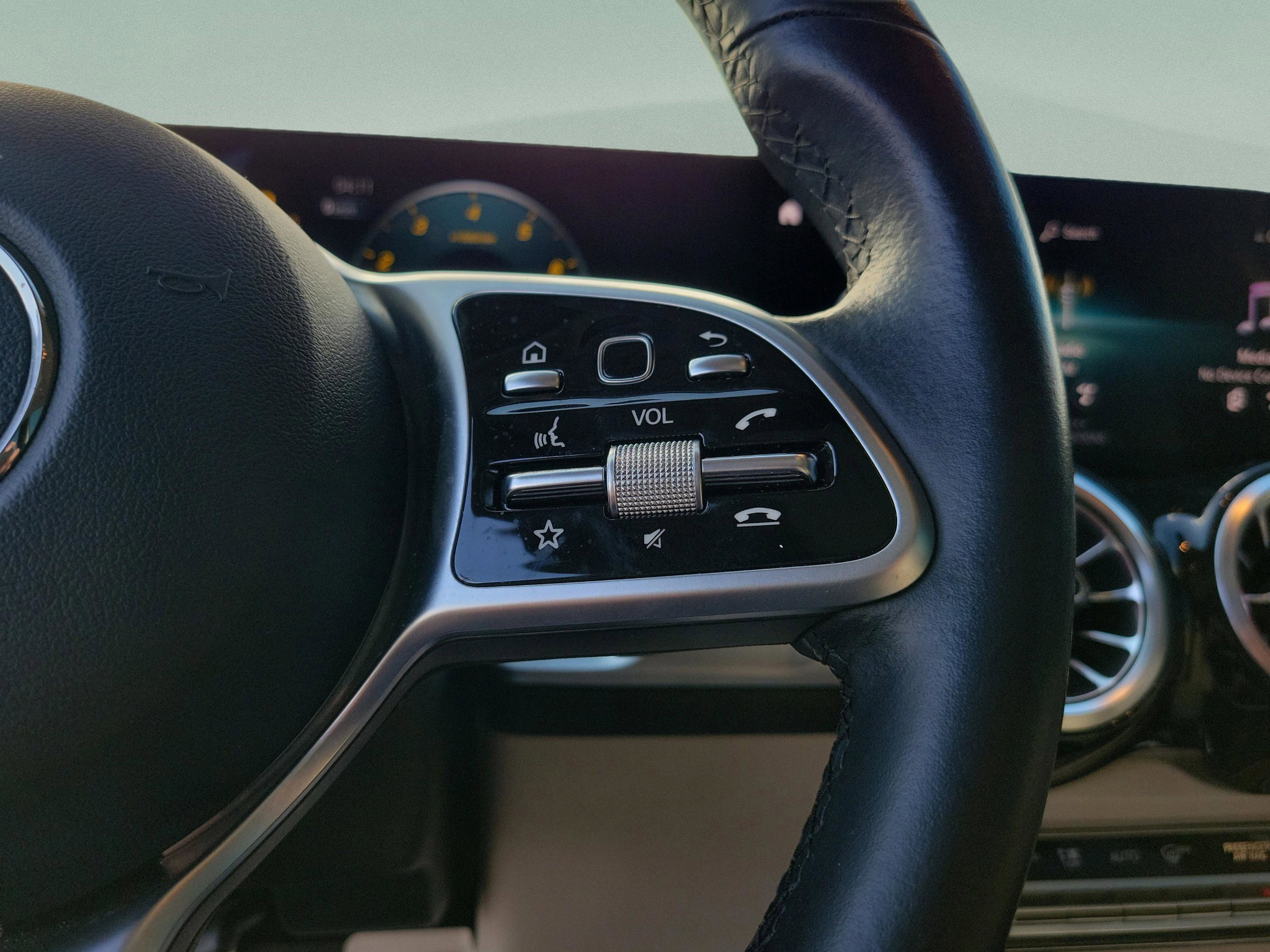 Certified 2022 Mercedes-Benz GLB 250 image 23