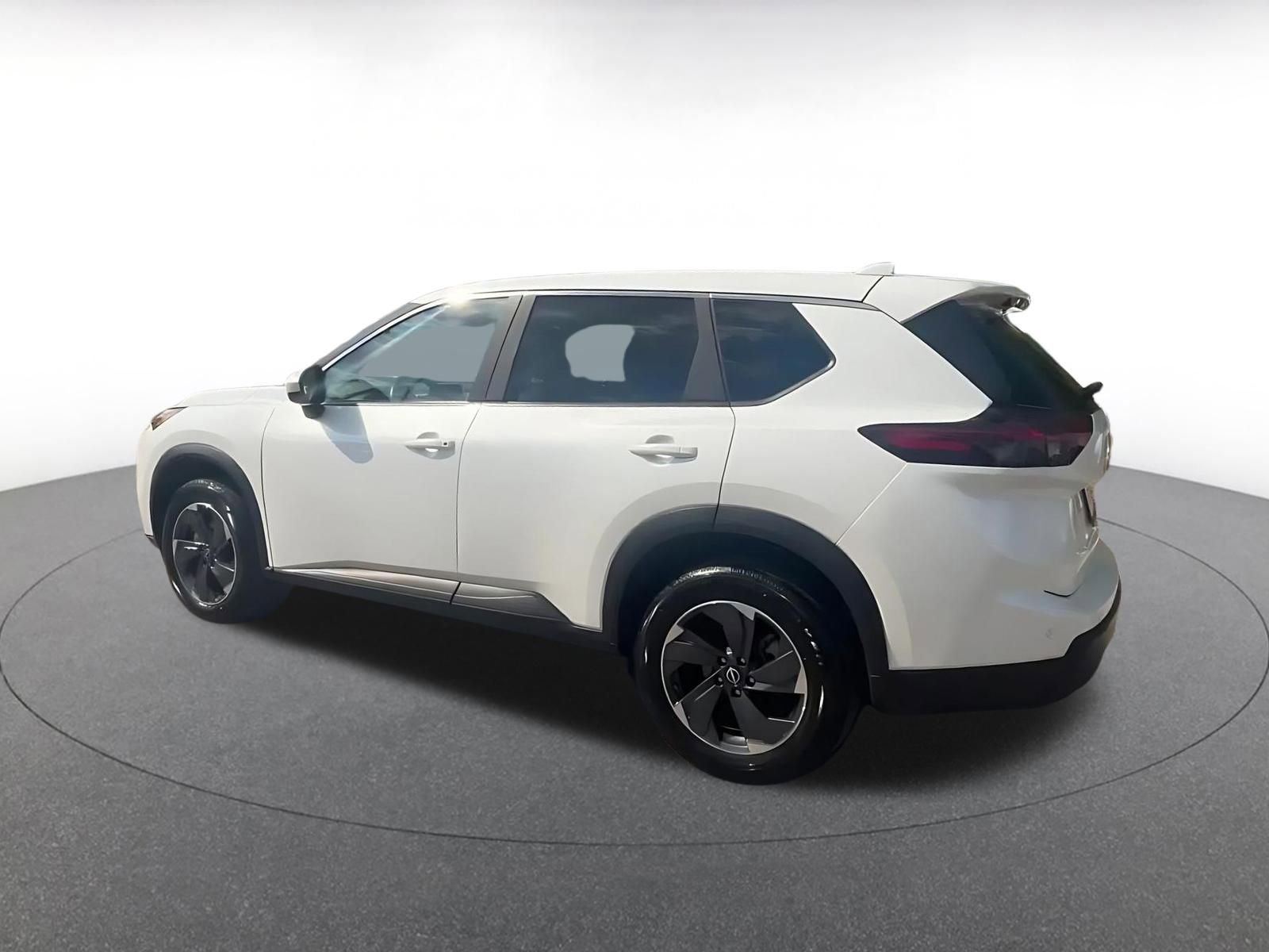 Used 2025 Nissan Rogue SV FWD image 10