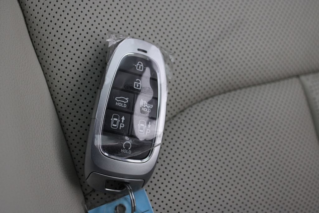 Certified 2023 Hyundai Sonata Limited FWD image 32