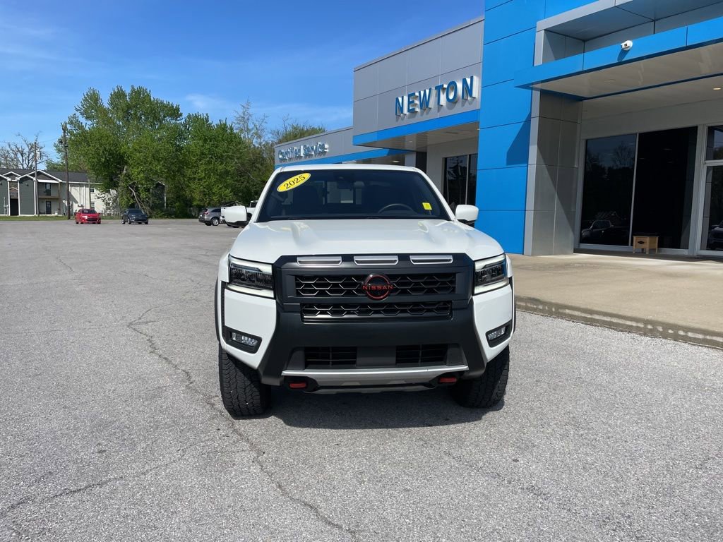 Used 2025 Nissan Frontier PRO-4X AWD/4WD image 2