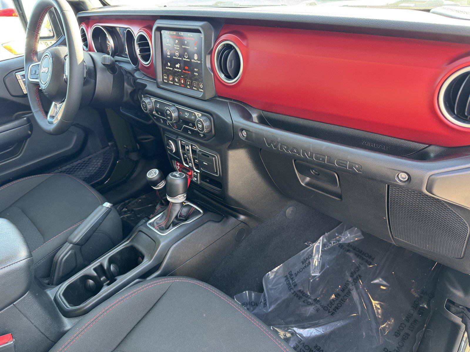 Used 2023 Jeep Wrangler Unlimited Rubicon AWD/4WD image 8