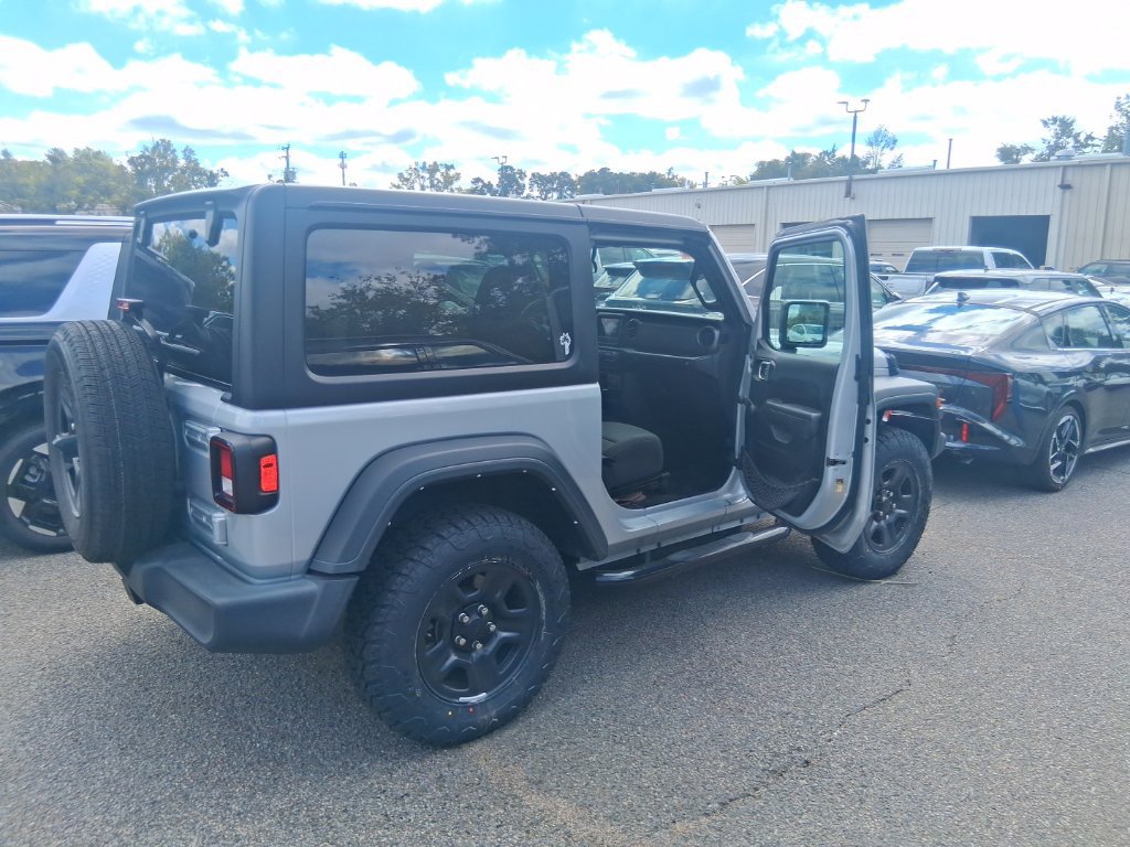 Used 2022 Jeep Wrangler Sport AWD/4WD image 16