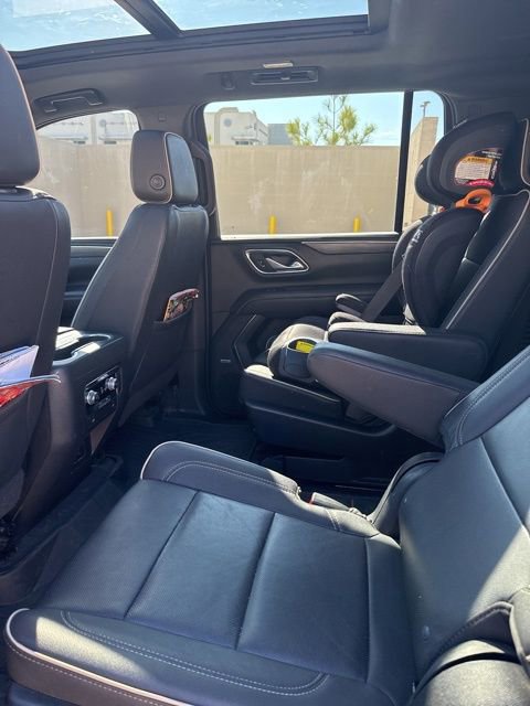 Used 2023 GMC Yukon XL SLT image 6