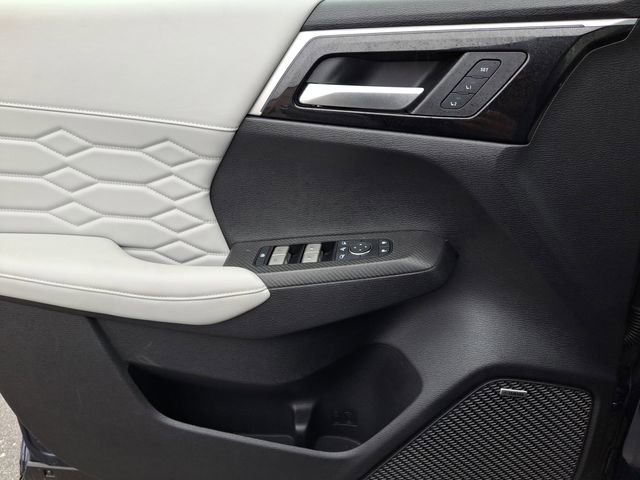 Used 2025 Mitsubishi Outlander SEL AWD/4WD image 19