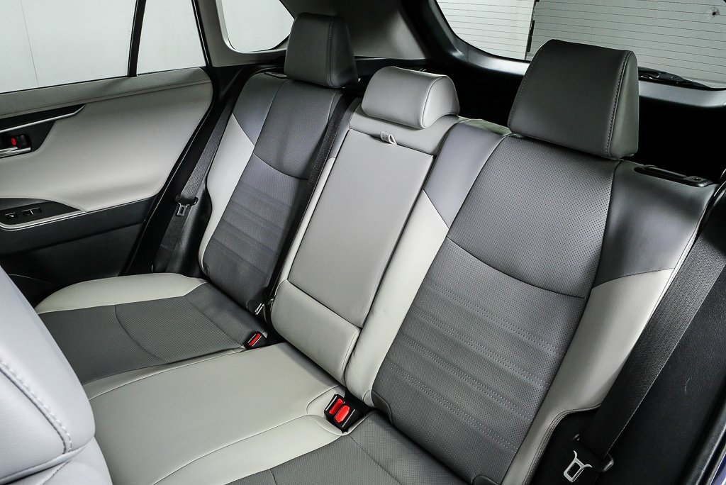 Used 2023 Toyota RAV4 Limited image 18