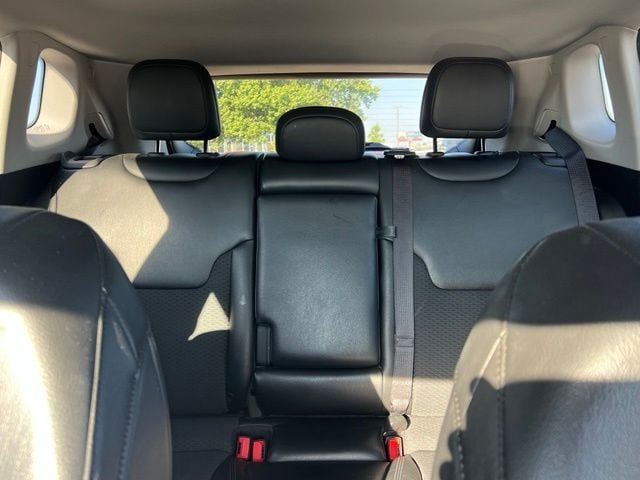 Used 2022 Jeep Compass Latitude FWD image 23