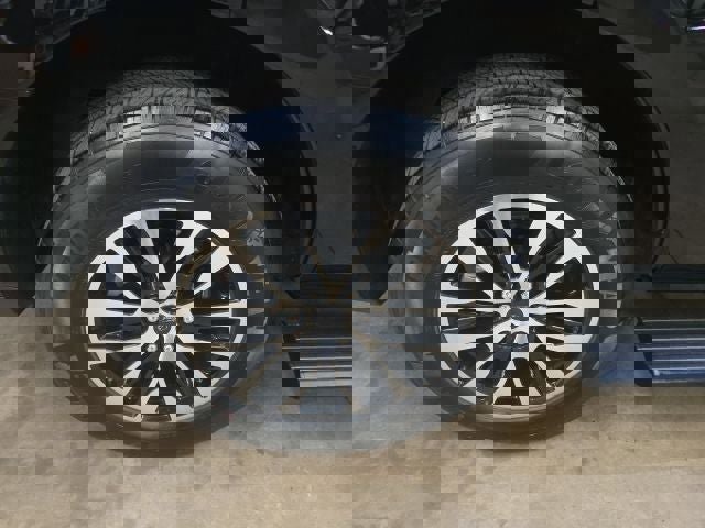 Used 2025 Ford Expedition Platinum image 12