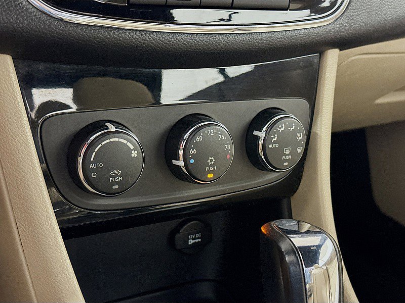 Used 2013 Chrysler 200 Touring image 15