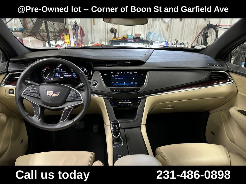 Used 2017 Cadillac XT5 Premium Luxury AWD/4WD image 18