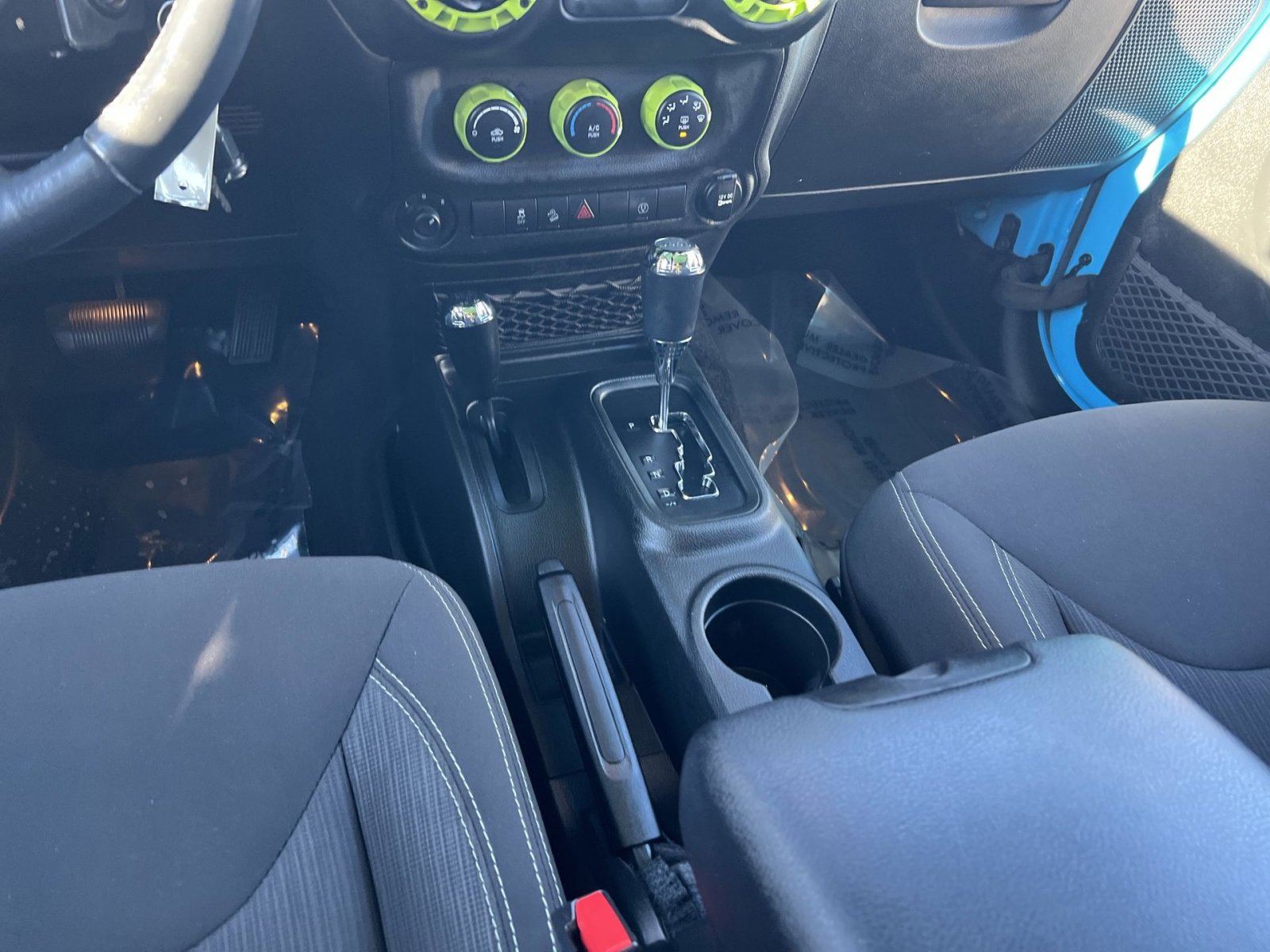 Used 2017 Jeep Wrangler Unlimited Sahara w/ Connectivity Group image 20