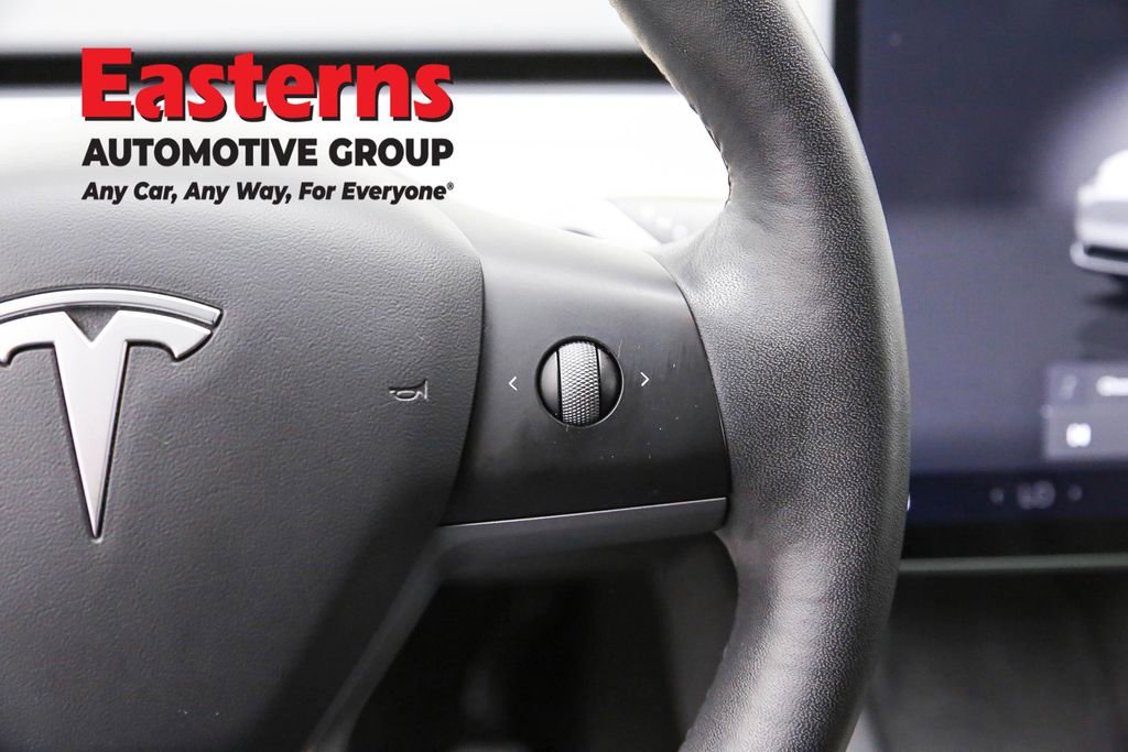 Used 2022 Tesla Model Y Long Range image 16