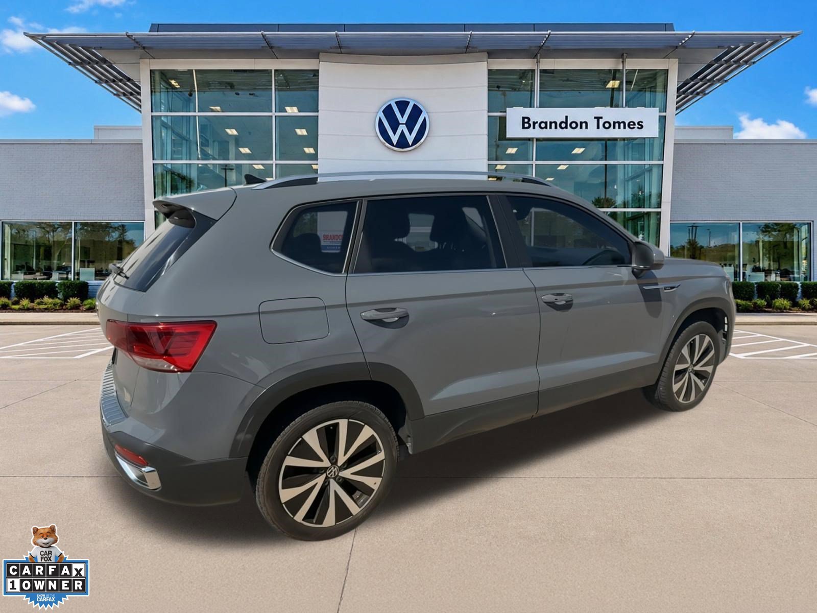 Used 2023 Volkswagen Taos SE FWD image 9