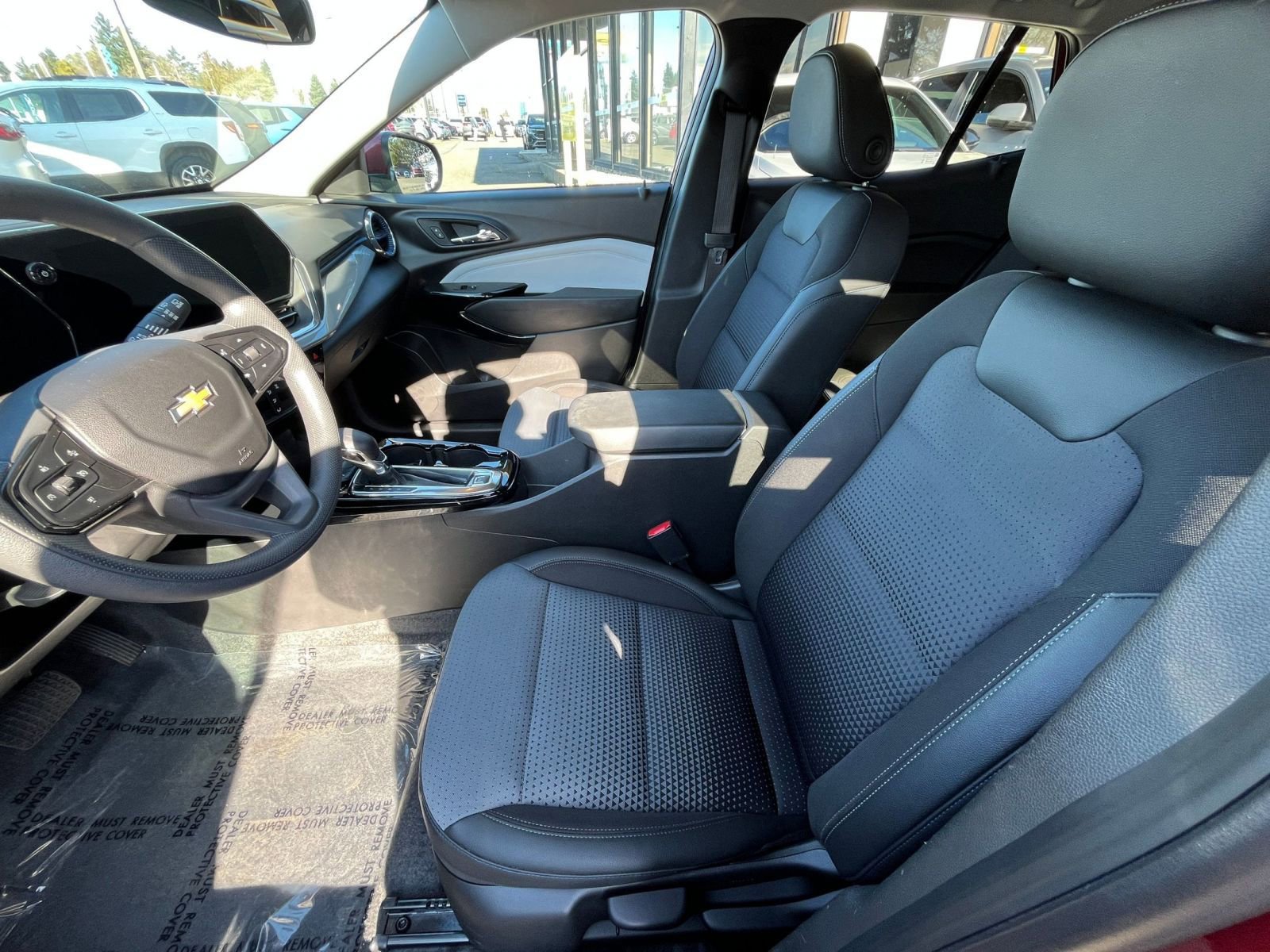 Used 2025 Chevrolet Trax LT image 28