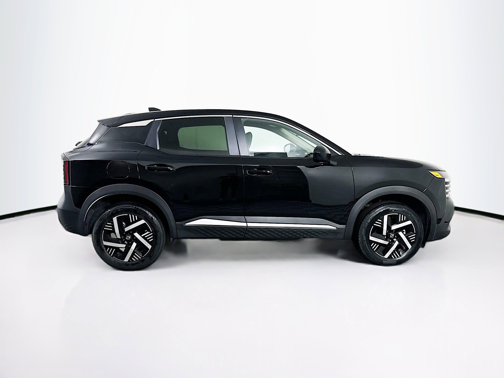 Used 2025 Nissan Kicks SV FWD image 10