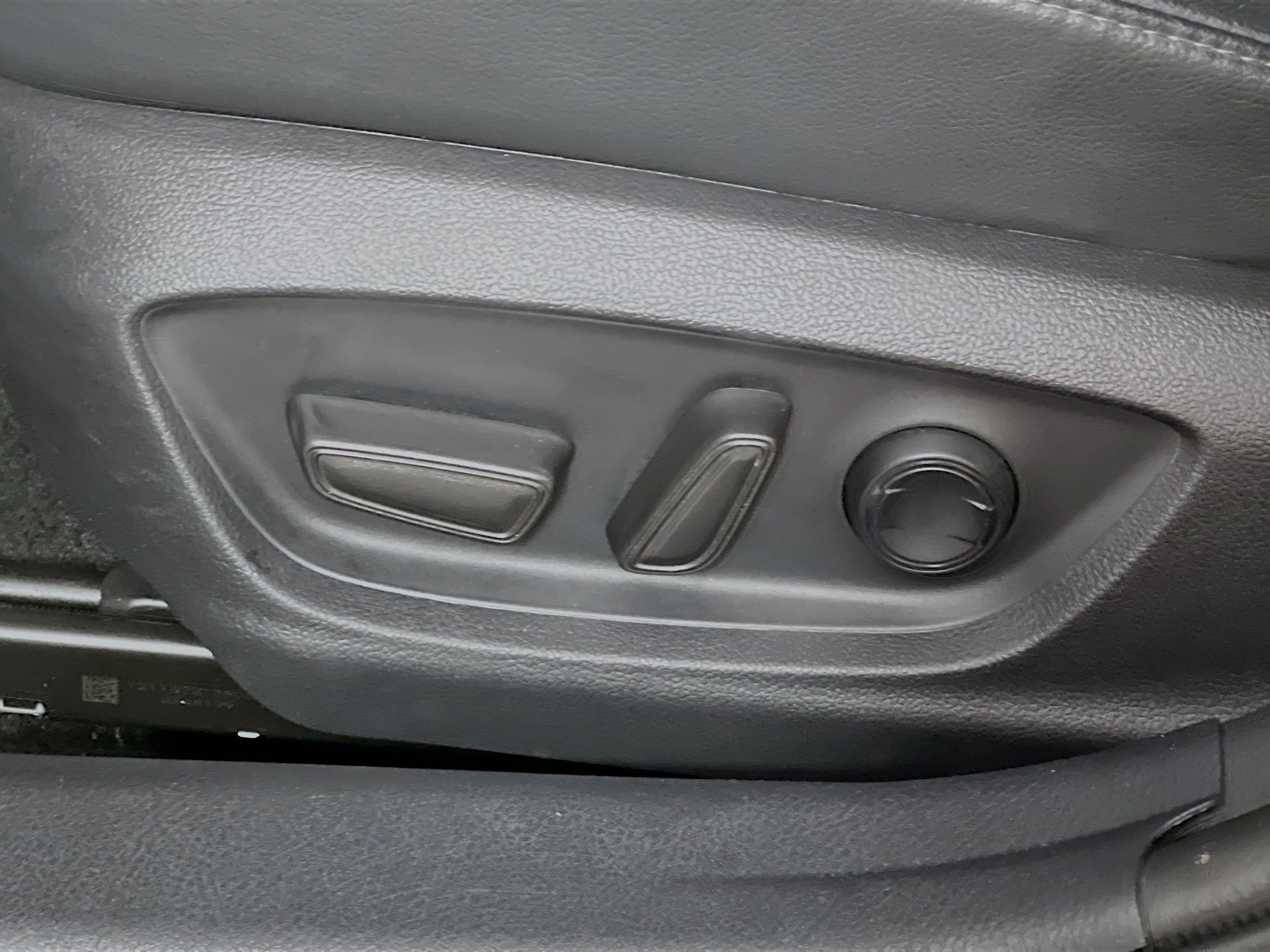 Used 2021 Toyota Camry XLE w/ Cold Weather Package image 16