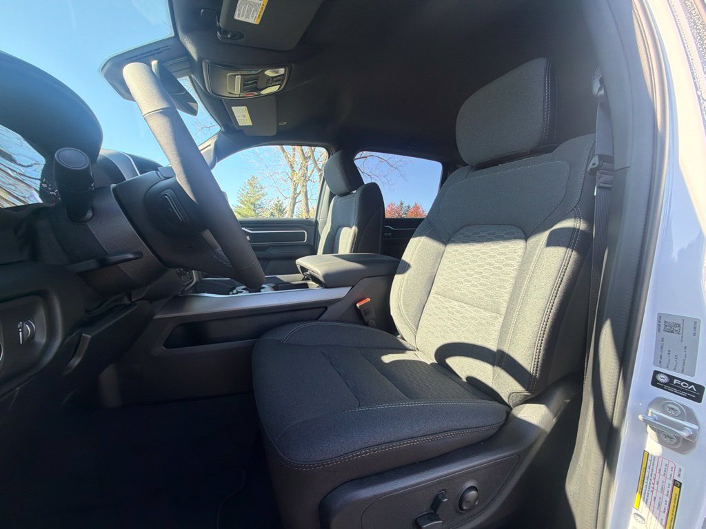 New 2027 RAM 1500 4x4 Crew Cab image 17