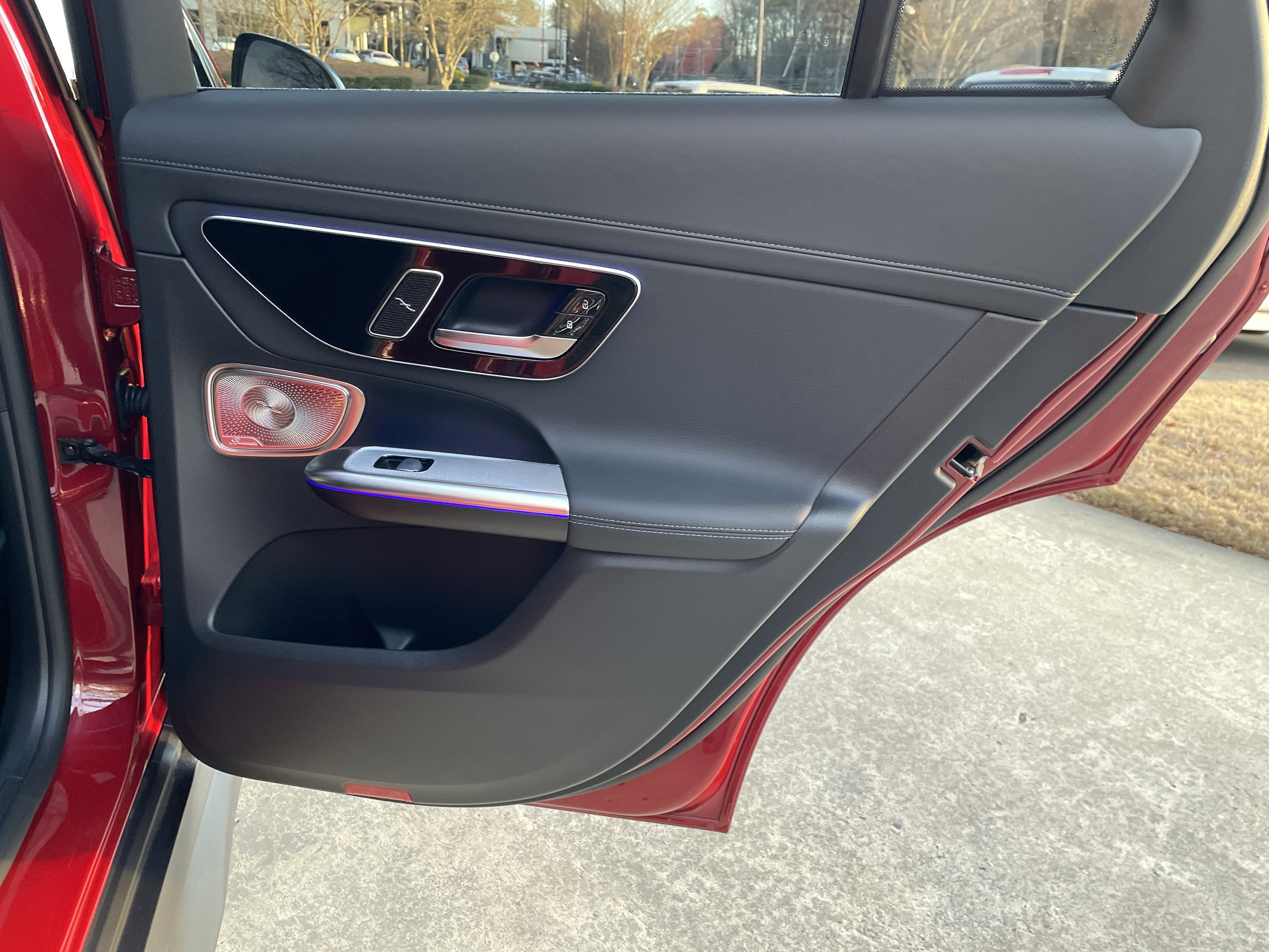 Certified 2025 Mercedes-Benz GLC 300 4MATIC image 40
