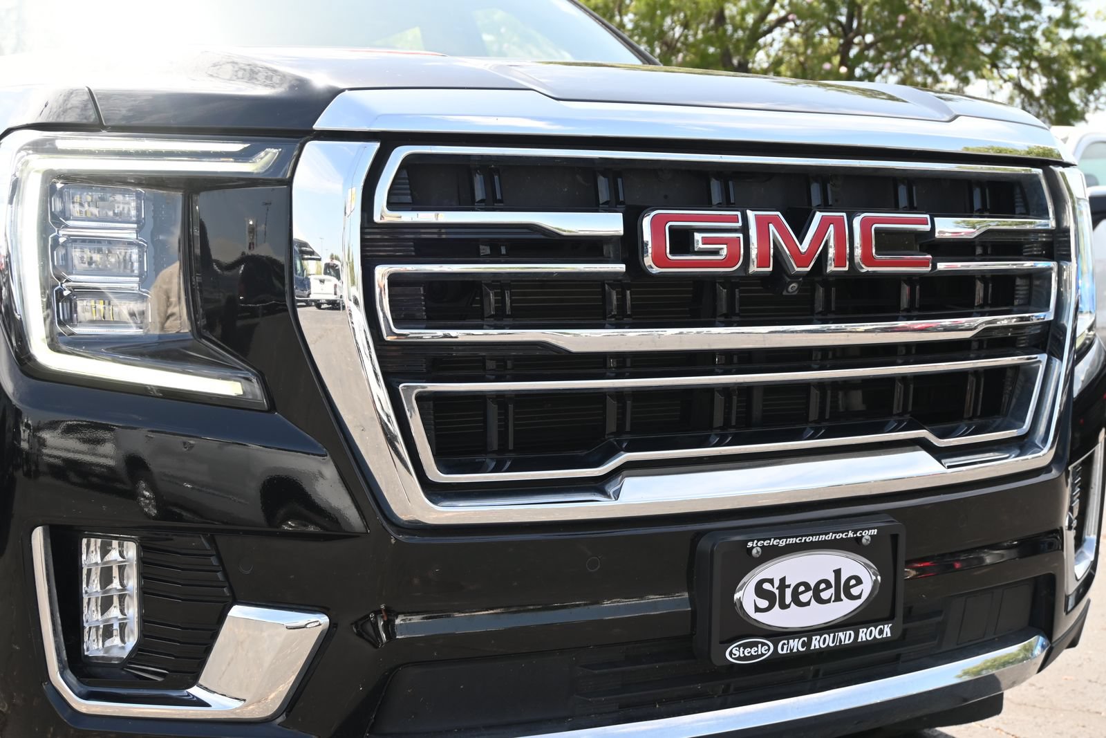 Certified 2024 GMC Yukon XL SLT w/ SLT Luxury Package AWD/4WD image 28