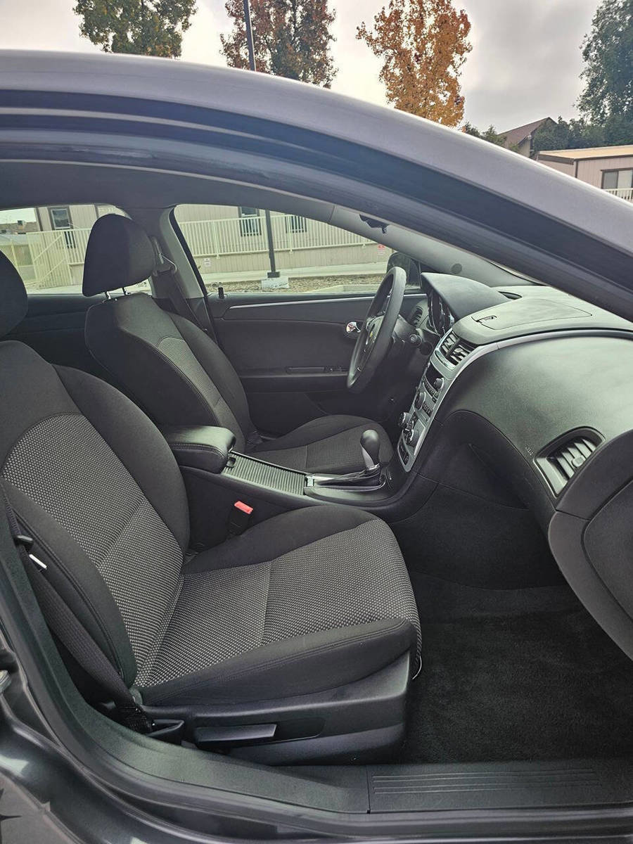 Used 2010 Chevrolet Malibu LT w/ Power Convenience Package image 10