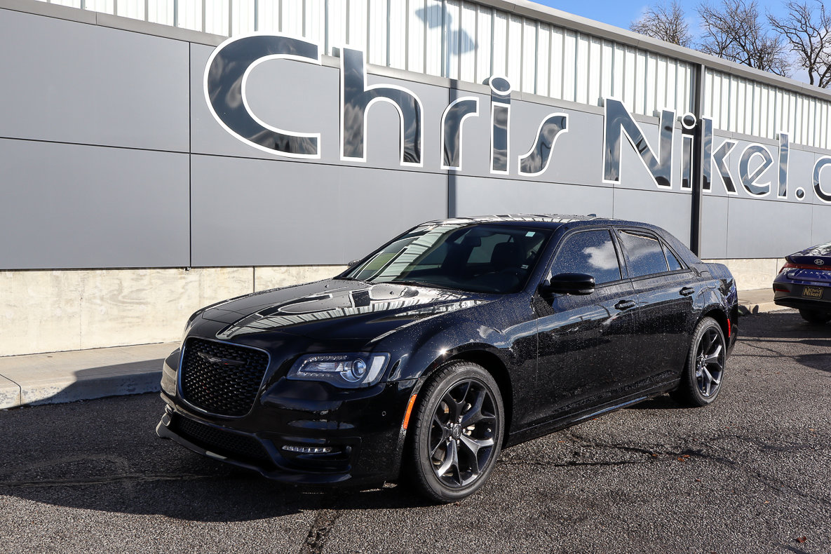 Used 2023 Chrysler 300 Touring L w/ Comfort Group