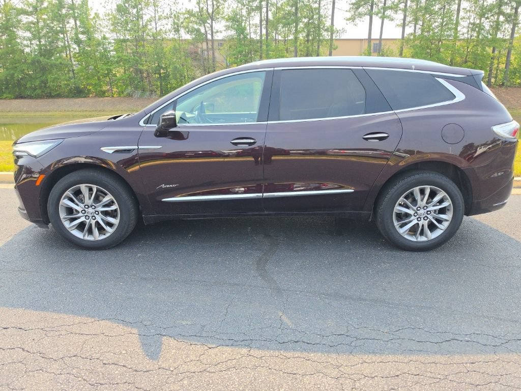 Used 2023 Buick Enclave Avenir AWD/4WD image 5
