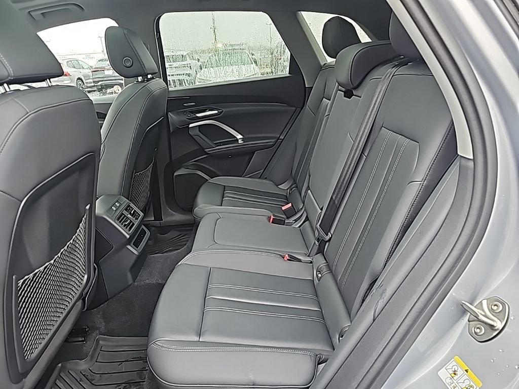 Used 2025 Audi Q5 Premium Plus w/ Premium Plus image 11