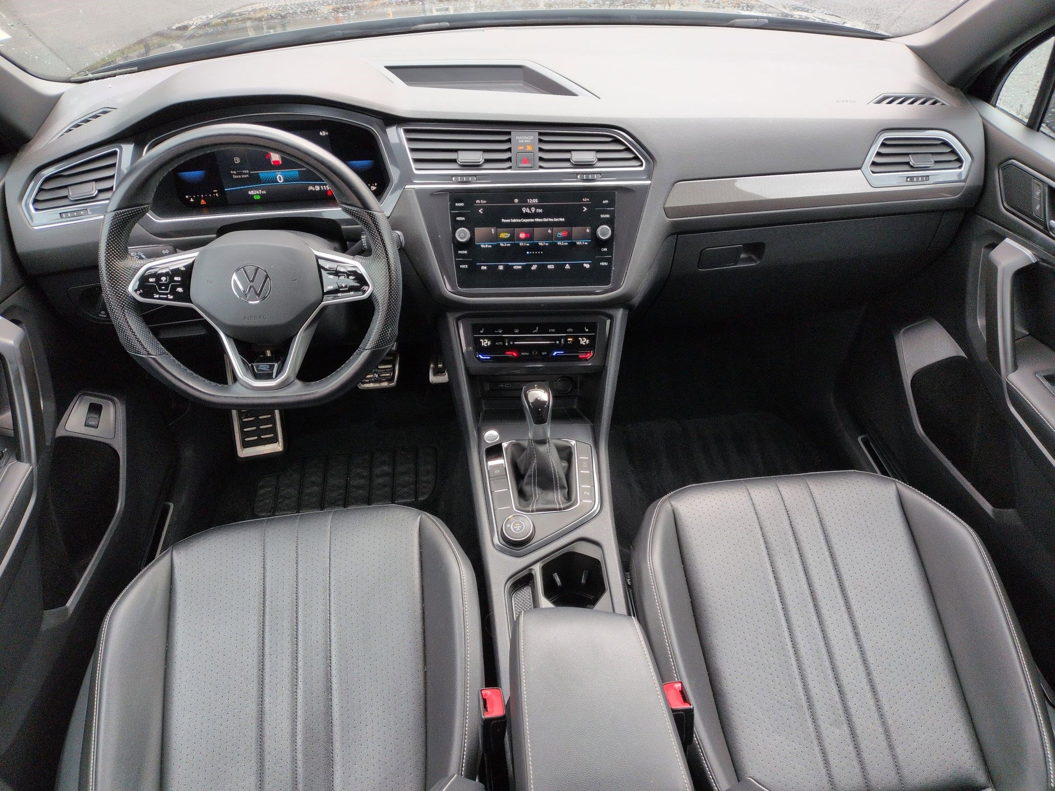 Certified 2022 Volkswagen Tiguan SE R-Line image 30