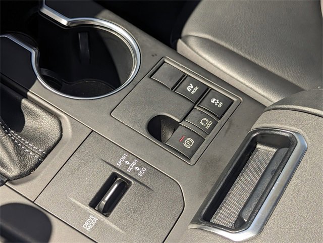 Used 2023 Toyota Highlander XLE image 28