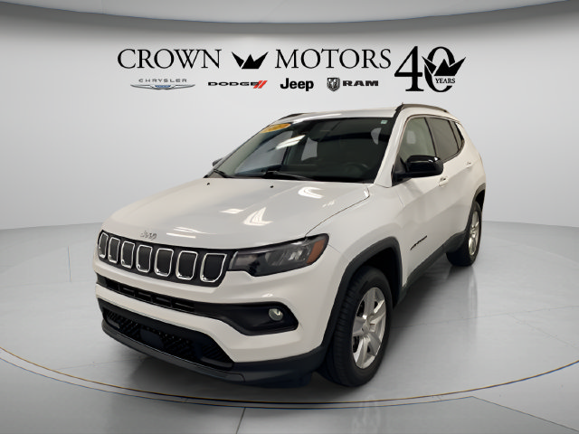 Used 2022 Jeep Compass Latitude w/ Convenience Group AWD/4WD image 3