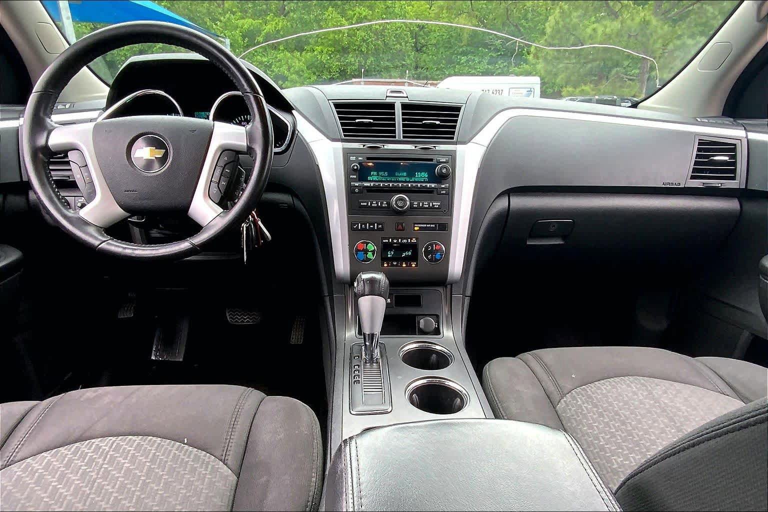 Used 2011 Chevrolet Traverse LT w/ White Premiere Package FWD image 15