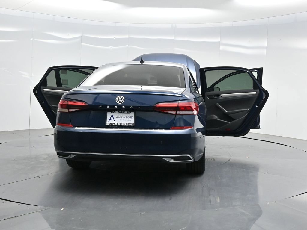 Used 2022 Volkswagen Passat 2.0T SE FWD image 35