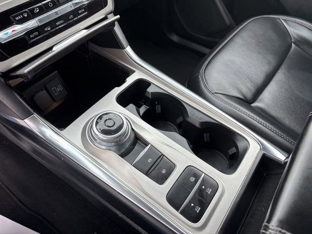 Used 2022 Ford Explorer XLT w/ Equipment Group 202A image 28