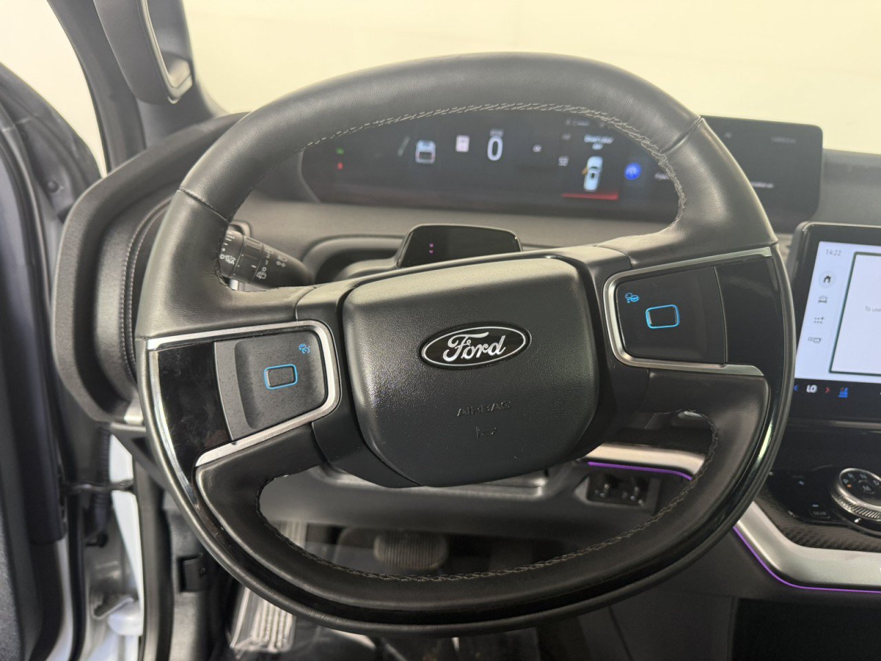 Used 2025 Ford Expedition Max Platinum w/ Stealth Appearance Package AWD/4WD image 20