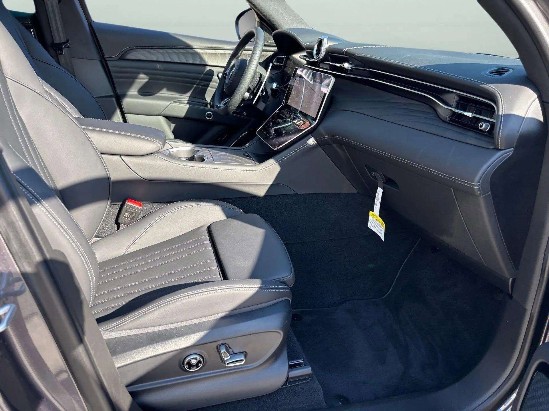 New 2025 Maserati Grecale GT image 33