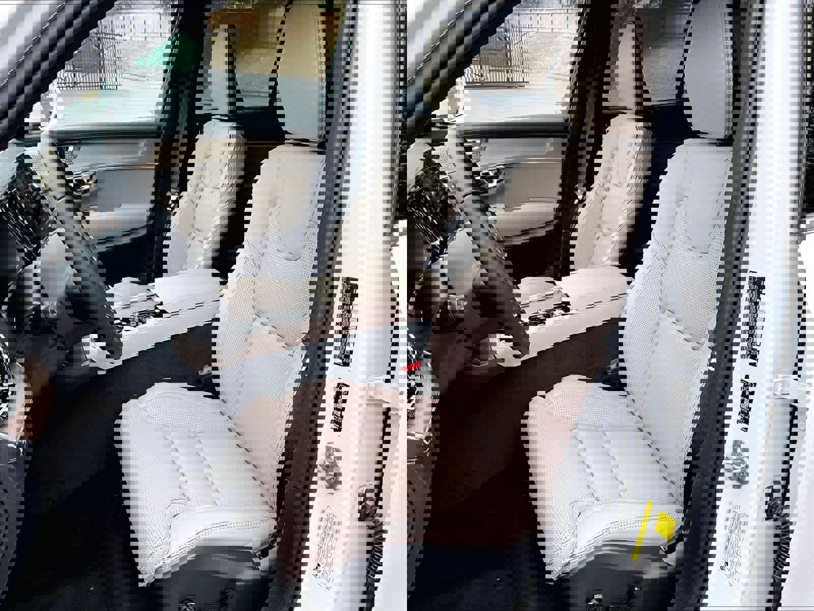 New 2026 Volvo XC90 T8 Ultra w/ Lounge Package image 11