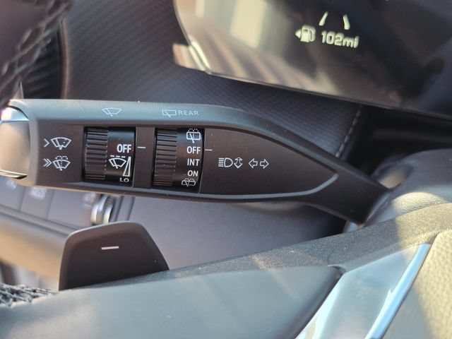 New 2027 Chevrolet Equinox LT w/ Convenience Package II FWD image 31
