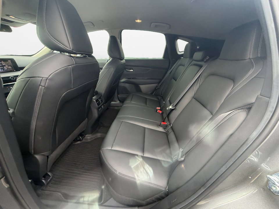 Used 2025 Nissan Murano SV image 16