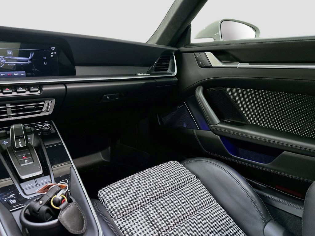 Certified 2025 Porsche 911 Turbo S AWD/4WD image 24